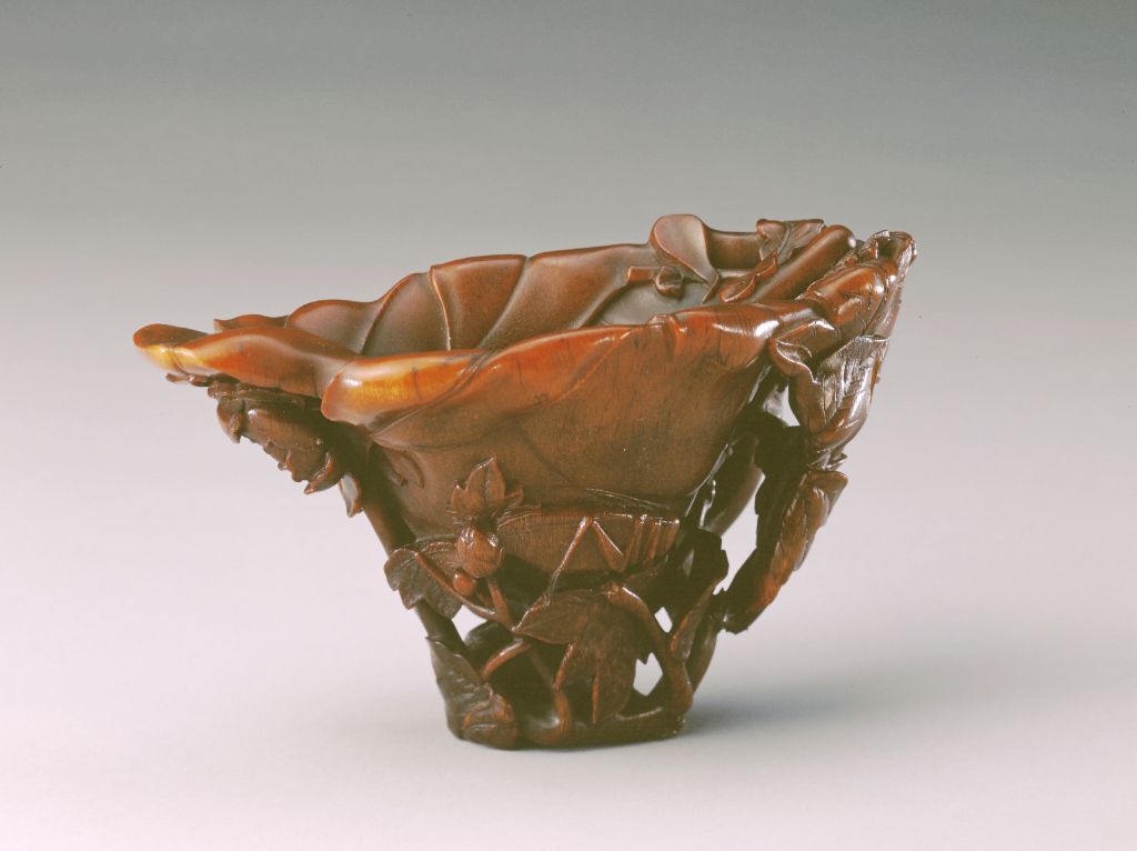 图片[1]-Rhinoceros horn carved hibiscus autumn insect cup-China Archive